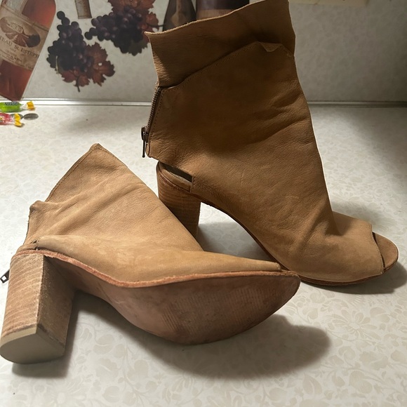 Free People - Picture 2 of 7